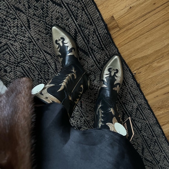 Idyllwind by Miranda Lambert Black and Gold Western Cowboy Boots - Picture 8 of 11